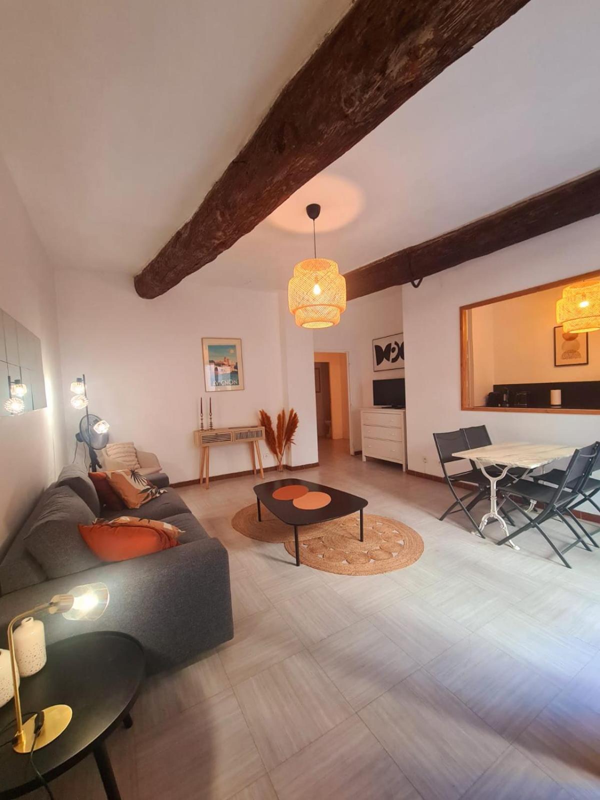 Appartement Intra Muros Avec Cour Privee Aviñón Exterior foto