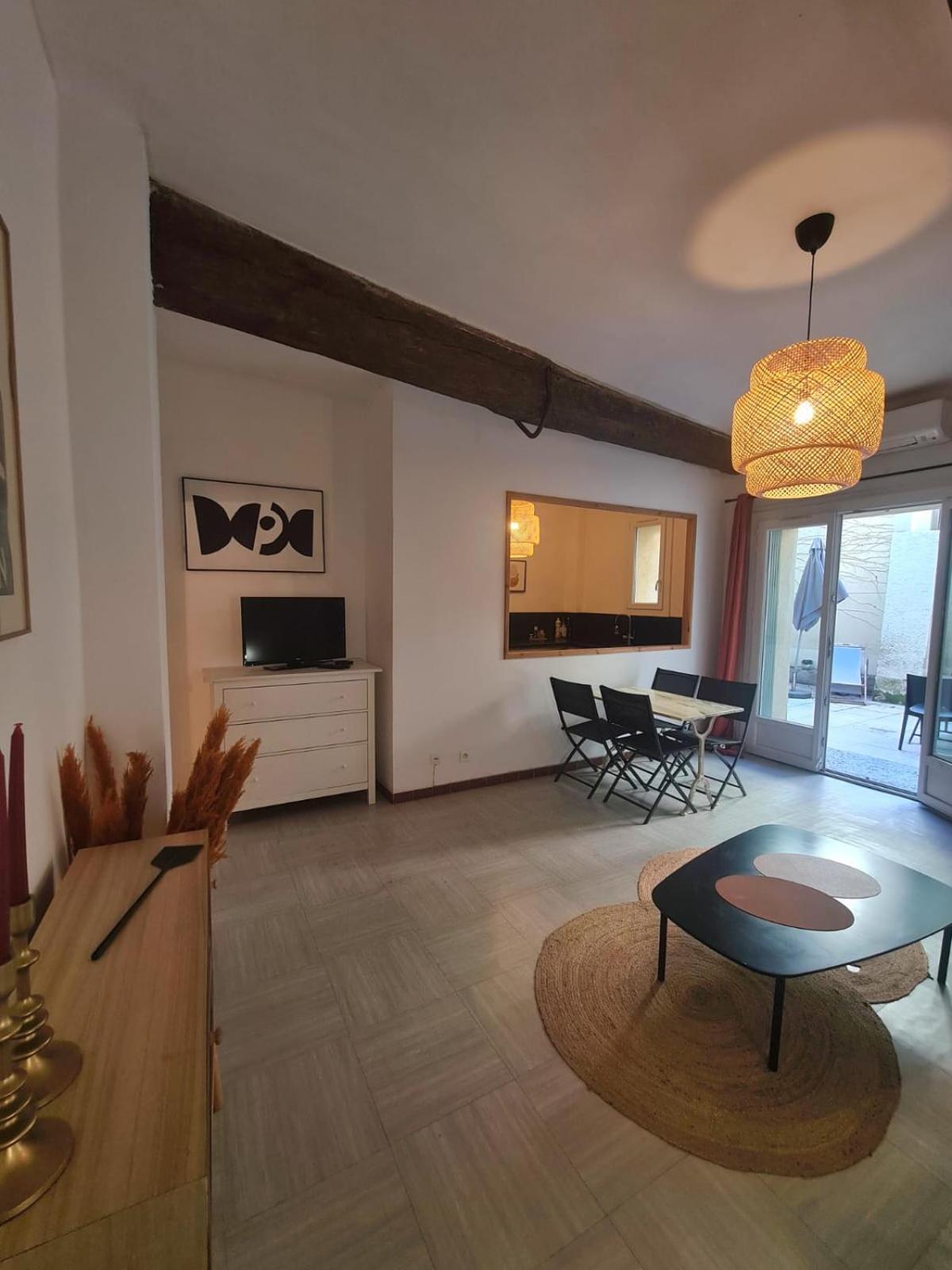Appartement Intra Muros Avec Cour Privee Aviñón Exterior foto