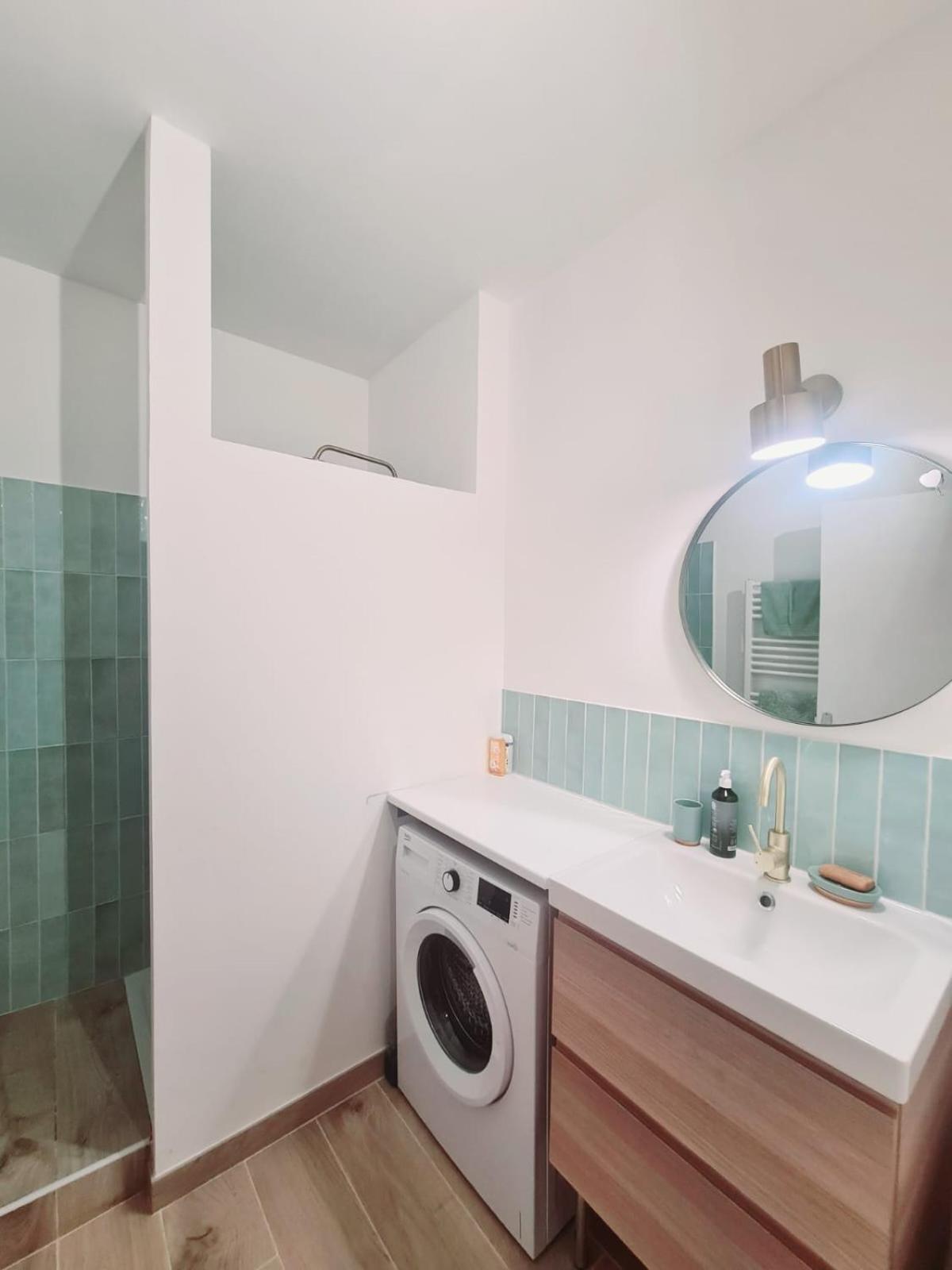 Appartement Intra Muros Avec Cour Privee Aviñón Exterior foto