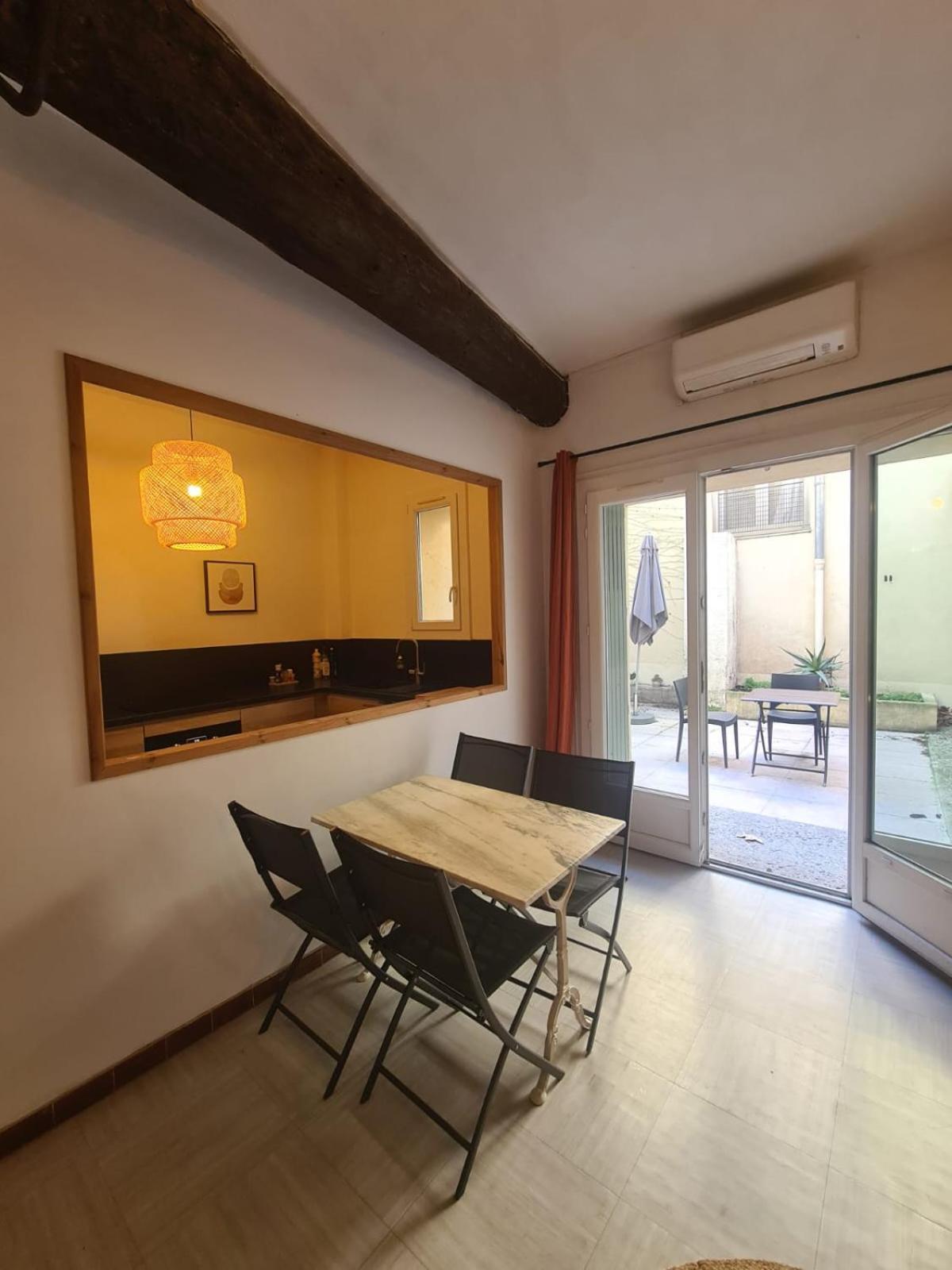 Appartement Intra Muros Avec Cour Privee Aviñón Exterior foto