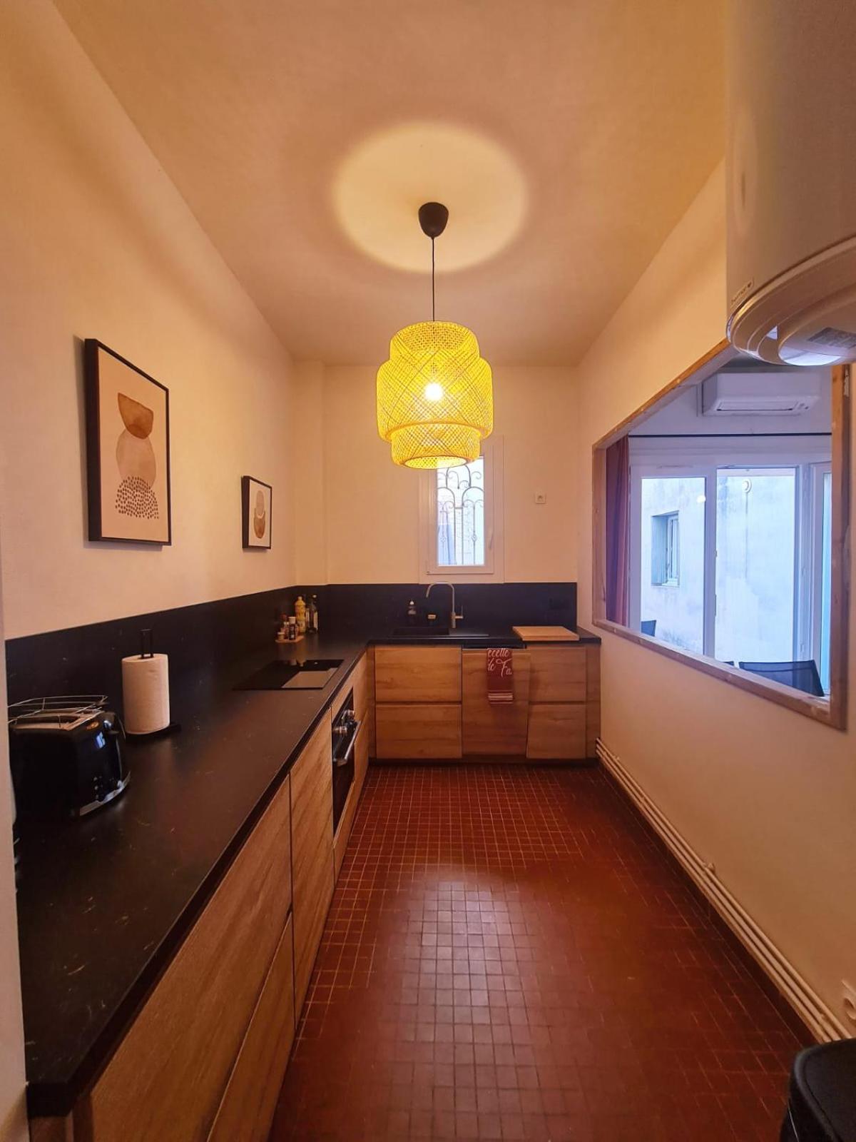 Appartement Intra Muros Avec Cour Privee Aviñón Exterior foto